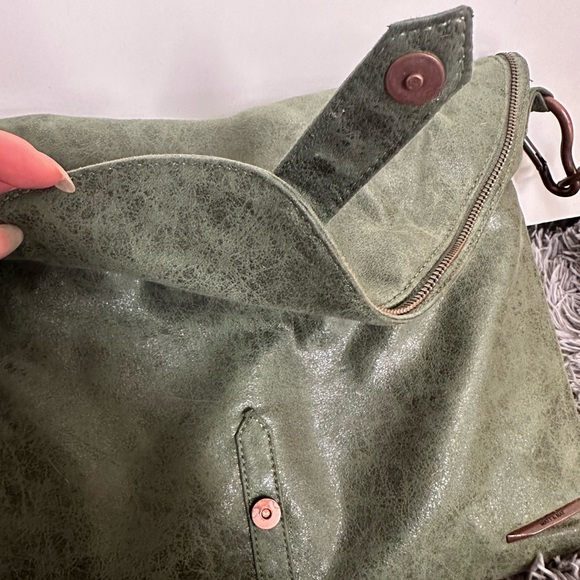 SOLD - Matt & Nat soft vegan suede leather green messenger bag - Picture 9 of 11